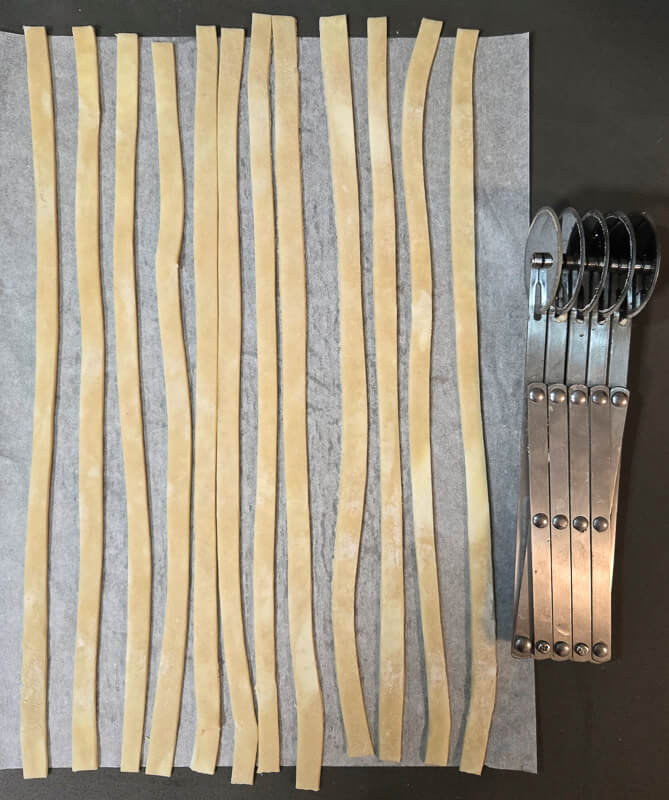 strips of pie dough