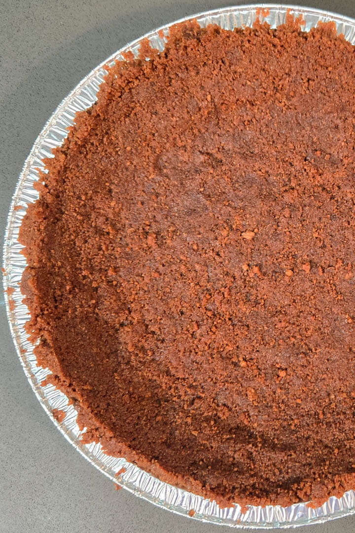 overhead photo of a biscoff pie crust